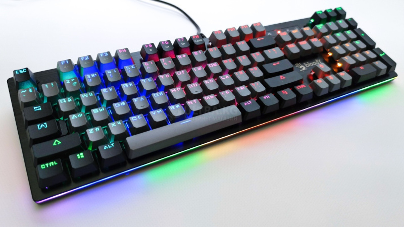 Клавиатура A4Tech Bloody B828N Light Strike Neon, USB 1.8m, 0.2ms, мех клавиатура с переключателями Клавиатура A4Tech Bloody B828N Light Strike Neon, USB 1.8m, 0.2ms, мех клавиатура с переключателями